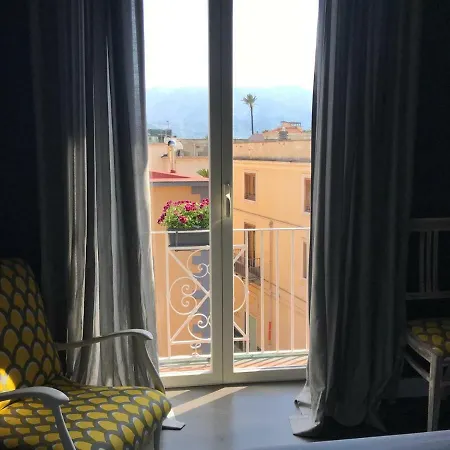 Casa Pacifico Bed & Breakfast